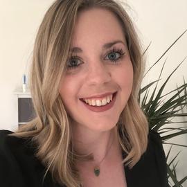 Dr Harriet Davies